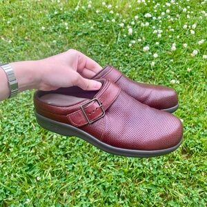 SAS San Antonio shoemakers women’s clogs slip on loafers sz 7 brown woven medium